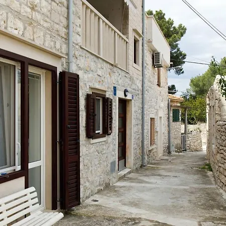 Studio Apartman Della Croce 2 * Sutivan